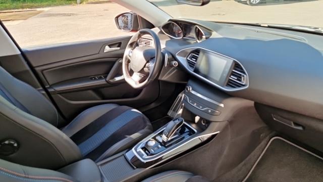 Peugeot 308 image 2