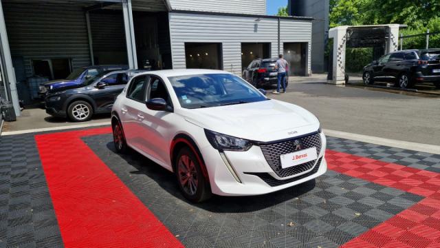 Peugeot 208 image 7