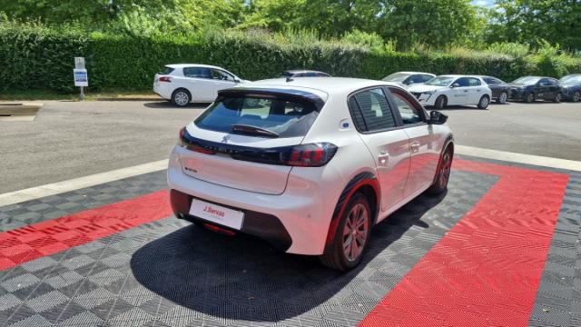 Peugeot 208 image 9