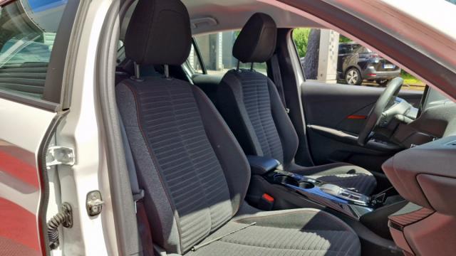 Peugeot 208 image 5