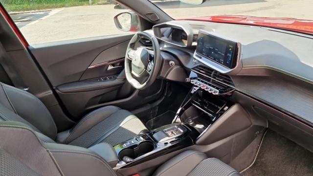Peugeot 2008 image 4