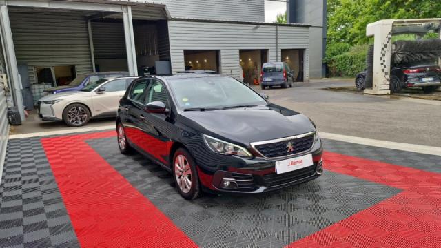 Peugeot 308 image 2