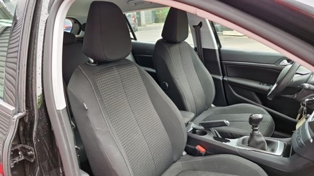 Peugeot 308 image 1