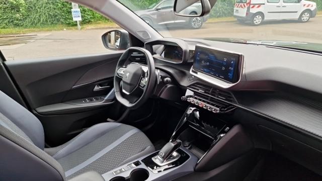 Peugeot 2008 image 2