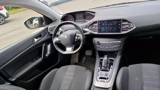 Peugeot 308 image 2
