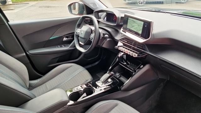 Peugeot 2008 image 9
