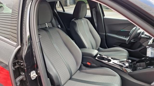 Peugeot 2008 image 2