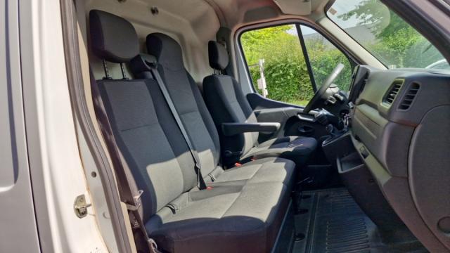Renault Master image 1