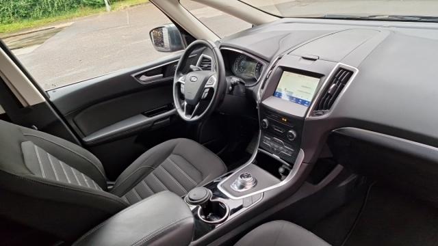 Ford Galaxy image 3
