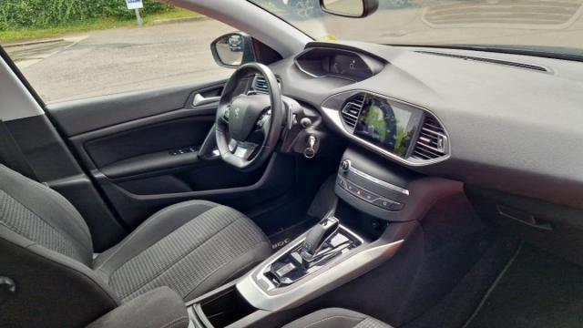 Peugeot 308 image 8