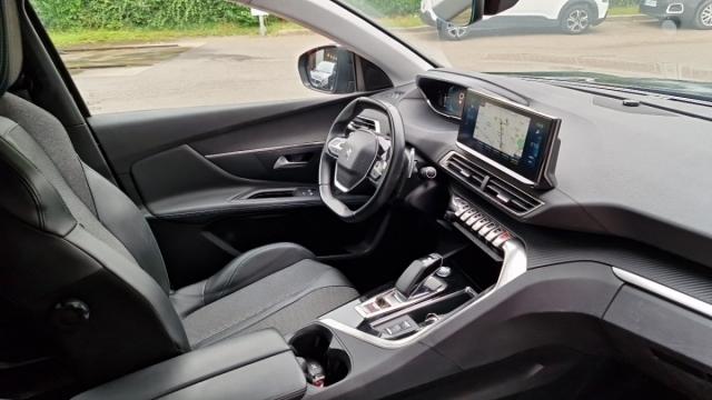 Peugeot 3008 image 3