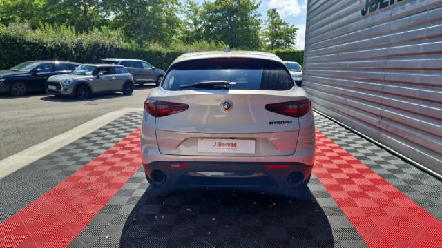 Alfa Romeo Stelvio image 6
