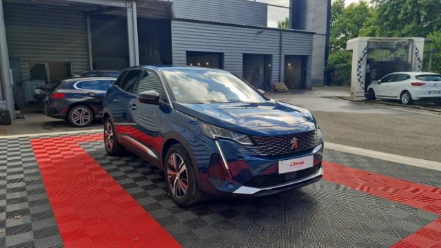 Peugeot 3008 image 2