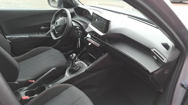 Peugeot 2008 image 3