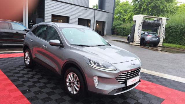 Ford Kuga image 3