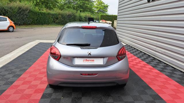 Peugeot 208 image 3