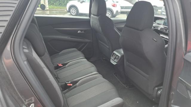 Peugeot 5008 image 6