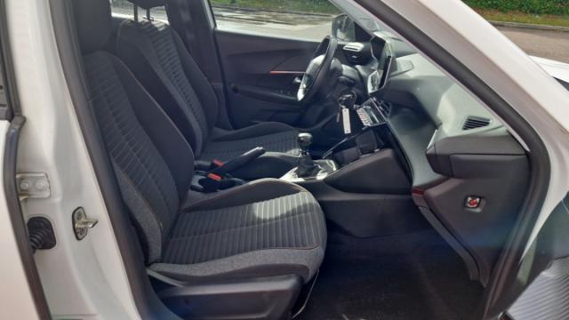 Peugeot 2008 image 1
