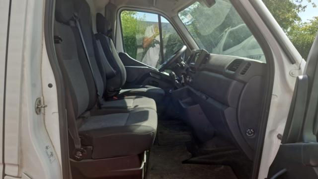 Renault Master image 2