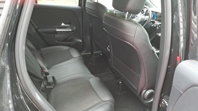 Mercedes Benz Gla image 2