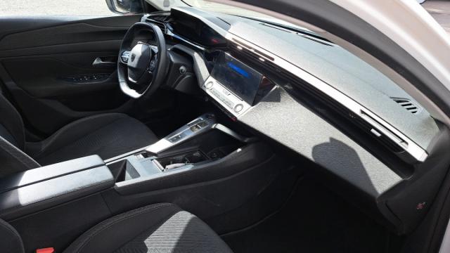 Peugeot 308 image 1
