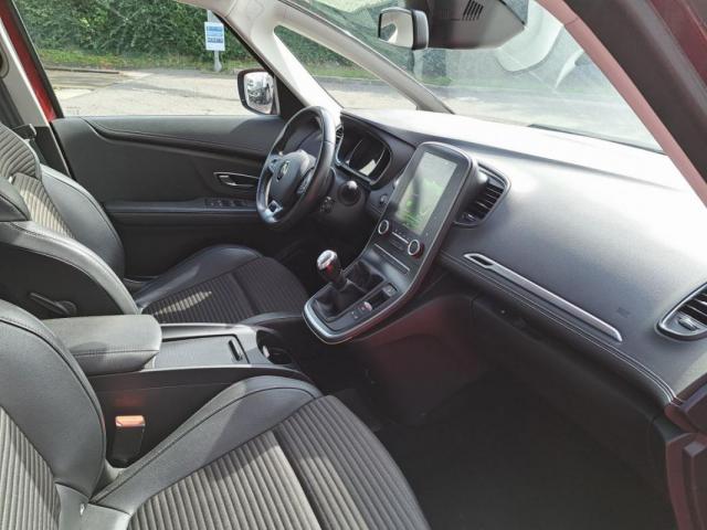 Renault Grand Scénic image 2