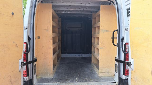 Renault Master image 9