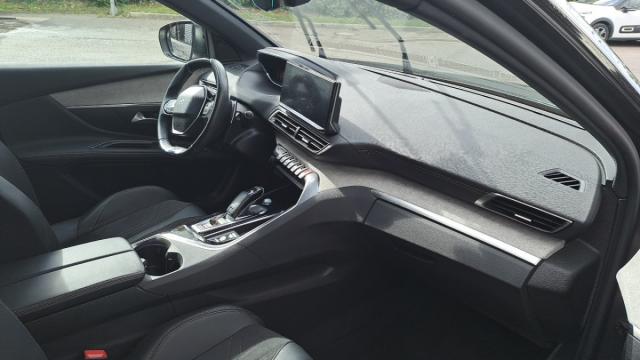 Peugeot 5008 image 2