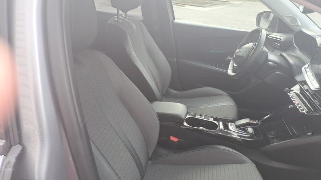 Peugeot 2008 image 9