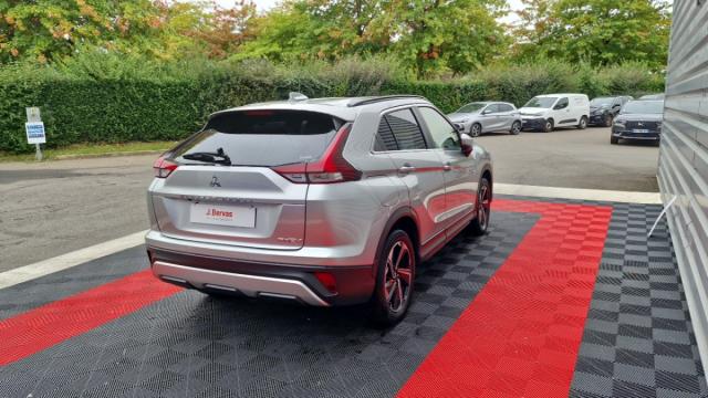 Mitsubishi Eclipse Cross image 4
