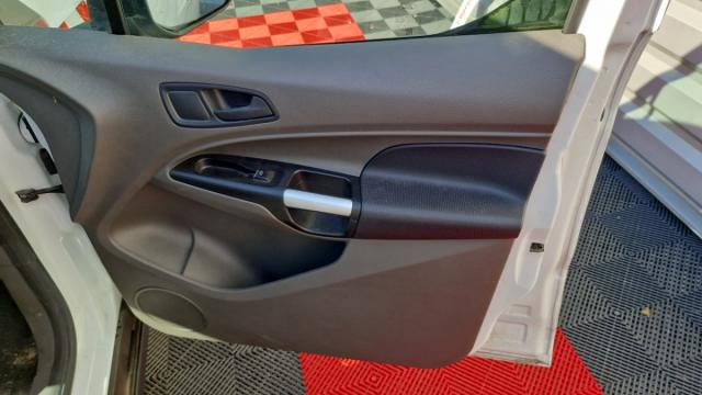 Ford Transit Connect image 2