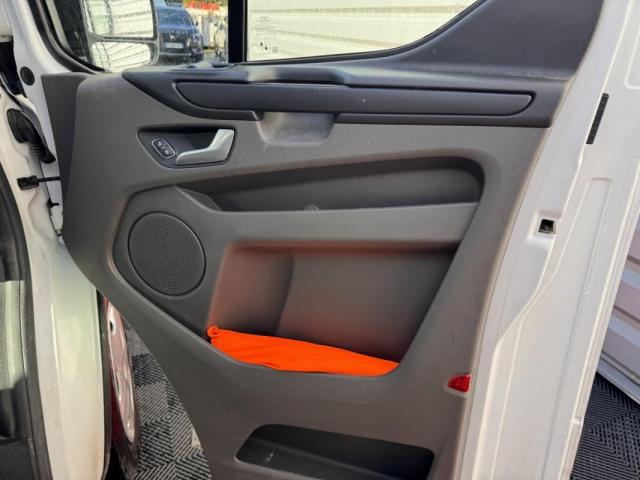 Ford Transit Custom Kombi image 5