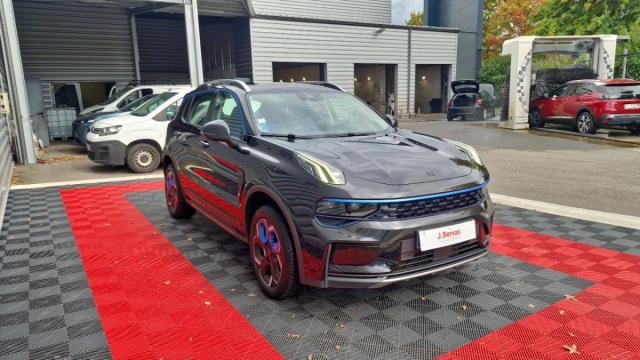 Lynk & Co 01 image 8