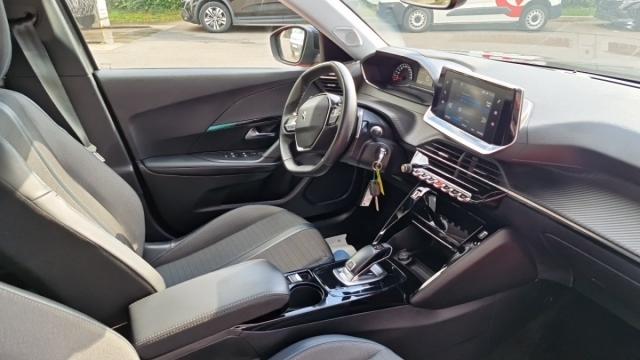 Peugeot 2008 image 8