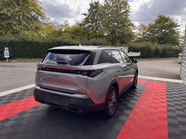 Peugeot 5008 image 1