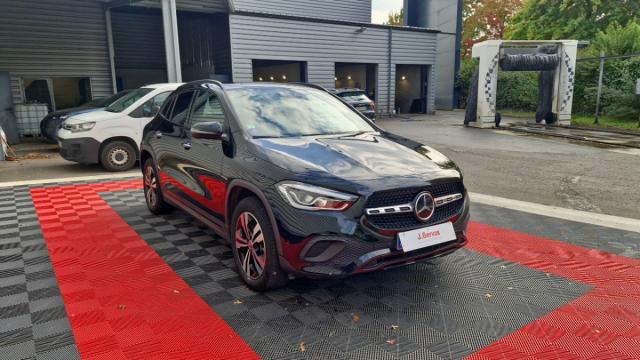Mercedes Benz Gla image 2