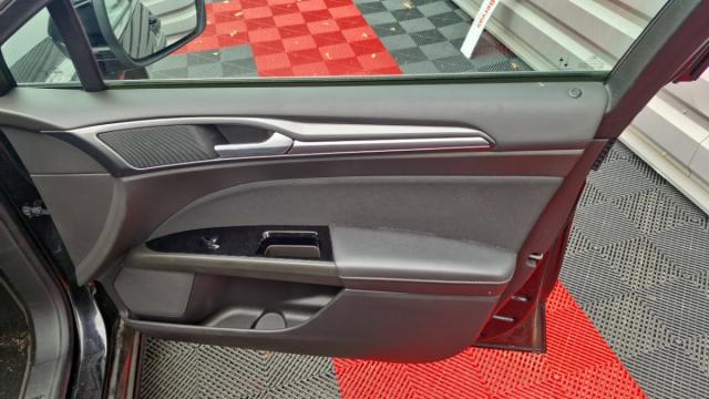 Ford Mondeo image 1