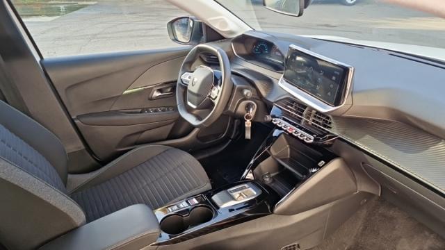 Peugeot 208 image 5