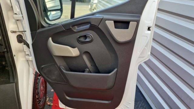 Renault Master image 9