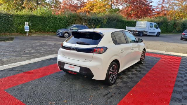 Peugeot 208 image 6