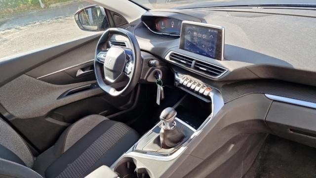 Peugeot 5008 image 2