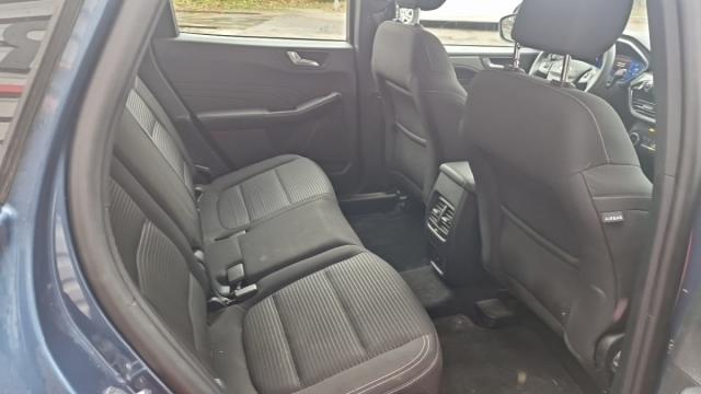Ford Kuga image 7