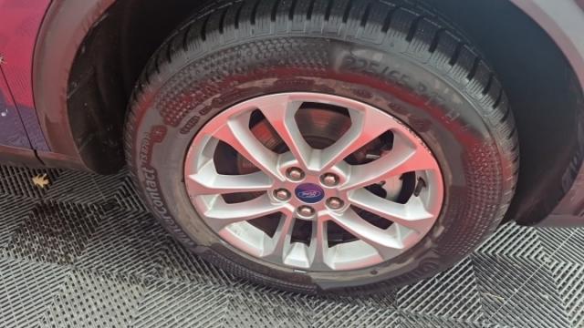 Ford Kuga image 1