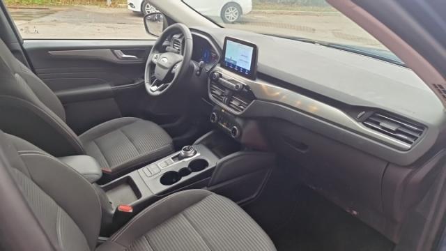 Ford Kuga image 4