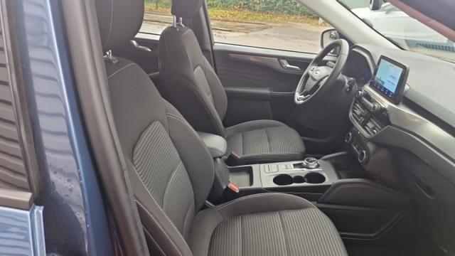 Ford Kuga image 5