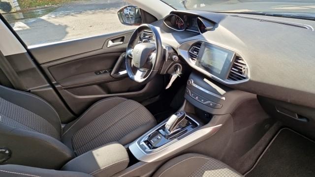 Peugeot 308 image 2