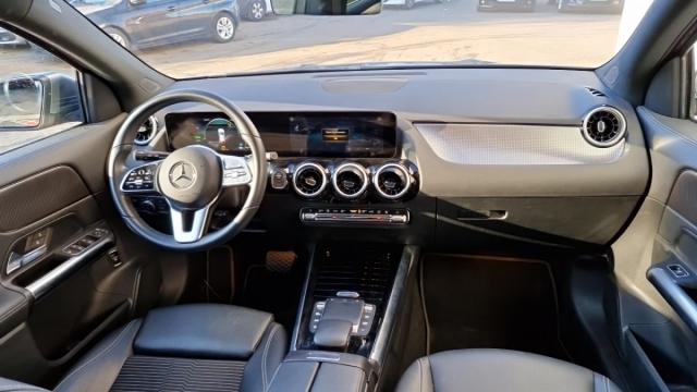 Mercedes Benz Gla image 9