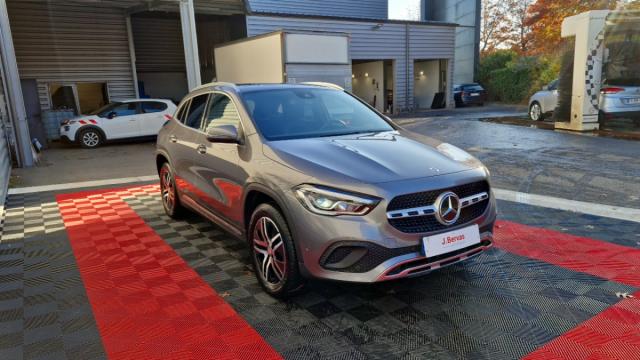 Mercedes Benz Gla image 8