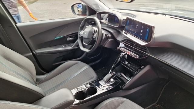 Peugeot 2008 image 8
