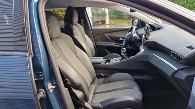 Peugeot 5008 image 8